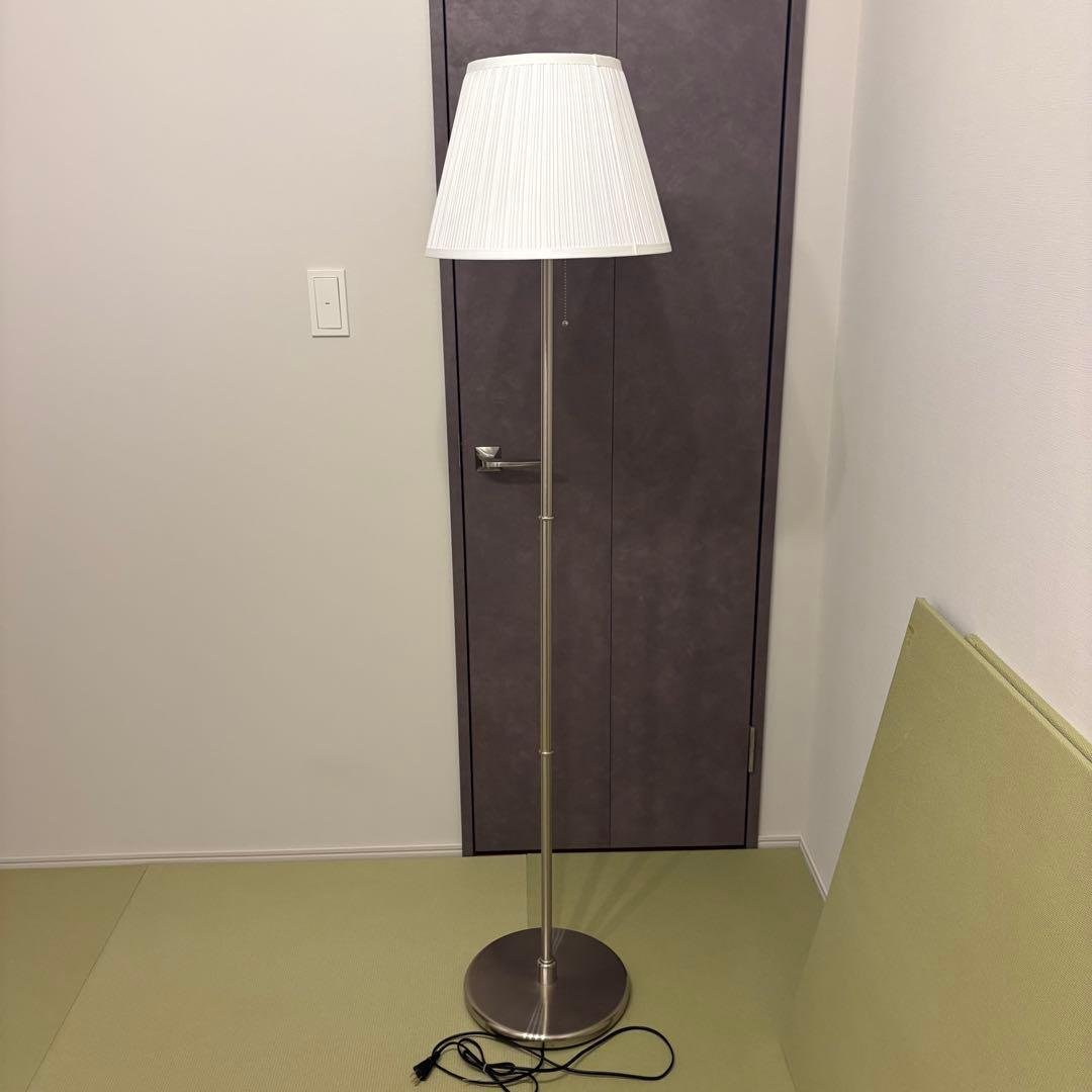 KRYSSMAST　フロアランプ IKEA - IKEA フロアランプ KRYSSMAST クリスマスト（電球付き）の通販